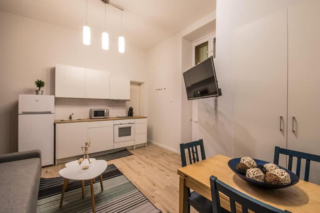 A+ Central Dob Street Apartment *